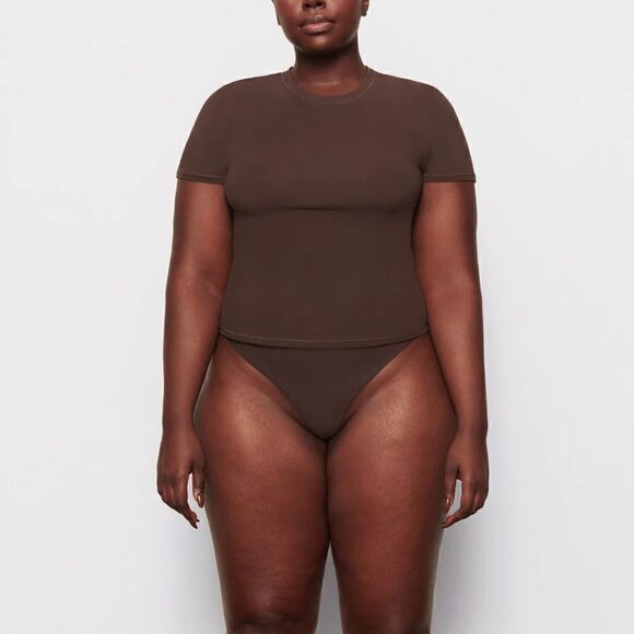 NWT SKIMS Fits everybody t shirt in Cocoa - Picture 1 of 6